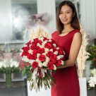 Букет из 101 красно-белой голландской розы 50 см
