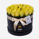 Букет из 35 желтых роз в коробке "Penny lane"