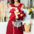 Букет из 25 красно-белой голландской розы 50 см